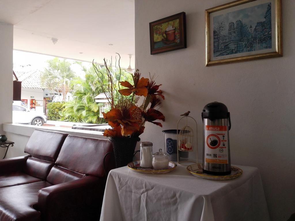 Hotel Villa Ricaurte Buitenkant foto