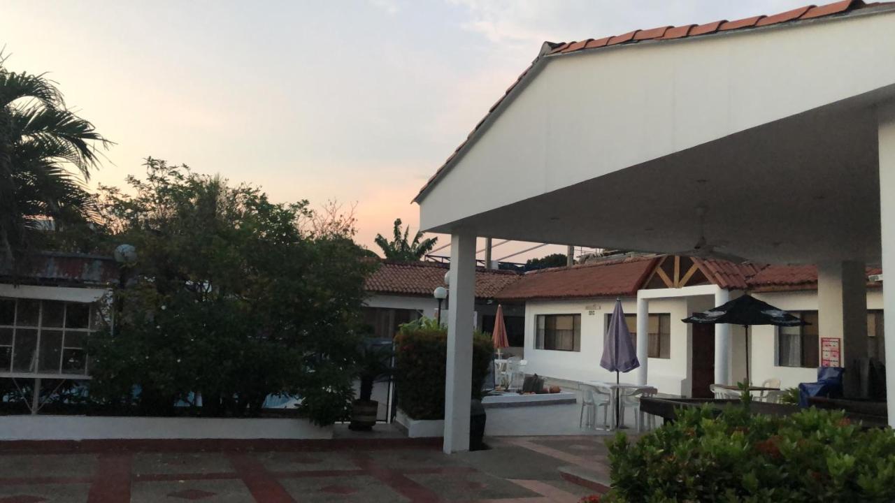 Hotel Villa Ricaurte Buitenkant foto